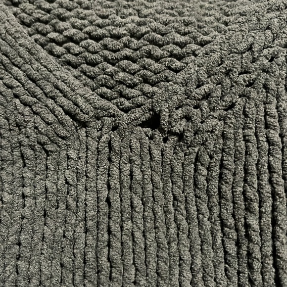 ABERCROMBIE & FITCH SWEATER - Picture 2 of 2